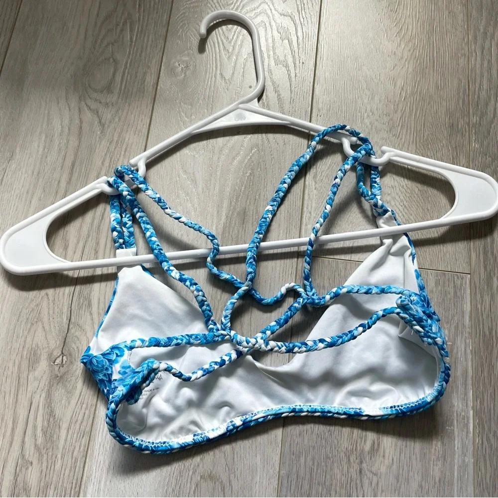 Frankies Bikini Bikini Top kaia dahlia floral womens Blue White medium bright